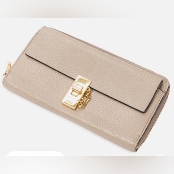 Chloe Long Wallet . Preowned condition.Authentic. - Picture 2 of 15